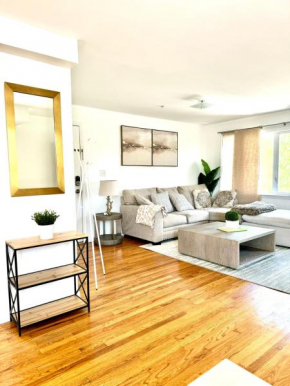 Stylish Evergreen Apartment By Newark Airport